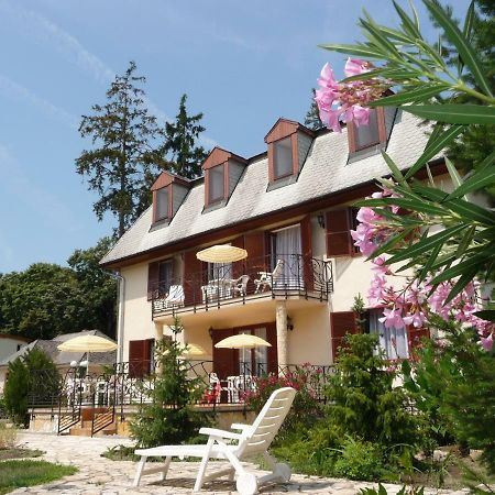Balaton Art Guesthouse Balatonszárszó Exterior foto